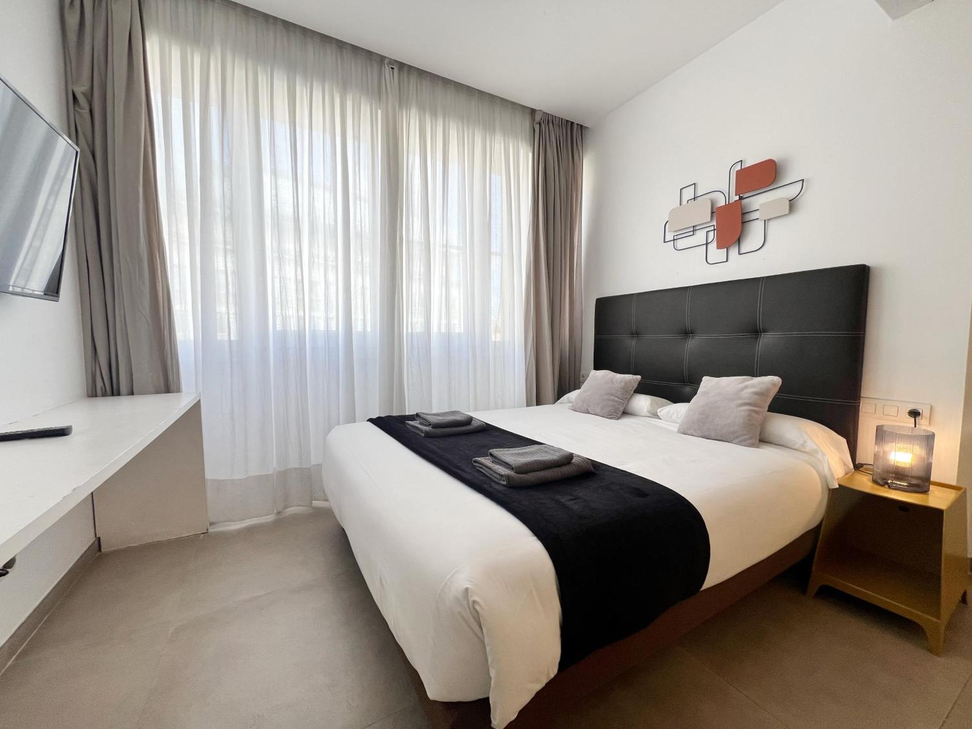 Plaza Cataluna Penthouse Apartment
